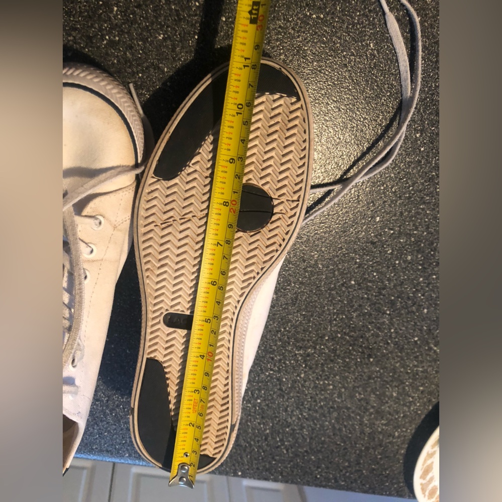 Lacoste White Canvas Sneakers size 10.5 - Picture 4 of 15